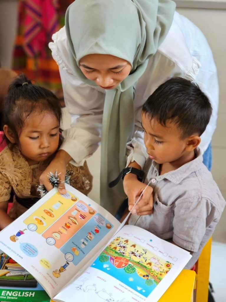 English lesson at an Our Goals School in Lombok